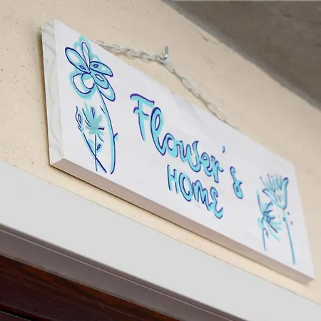 Flower's Apartment *